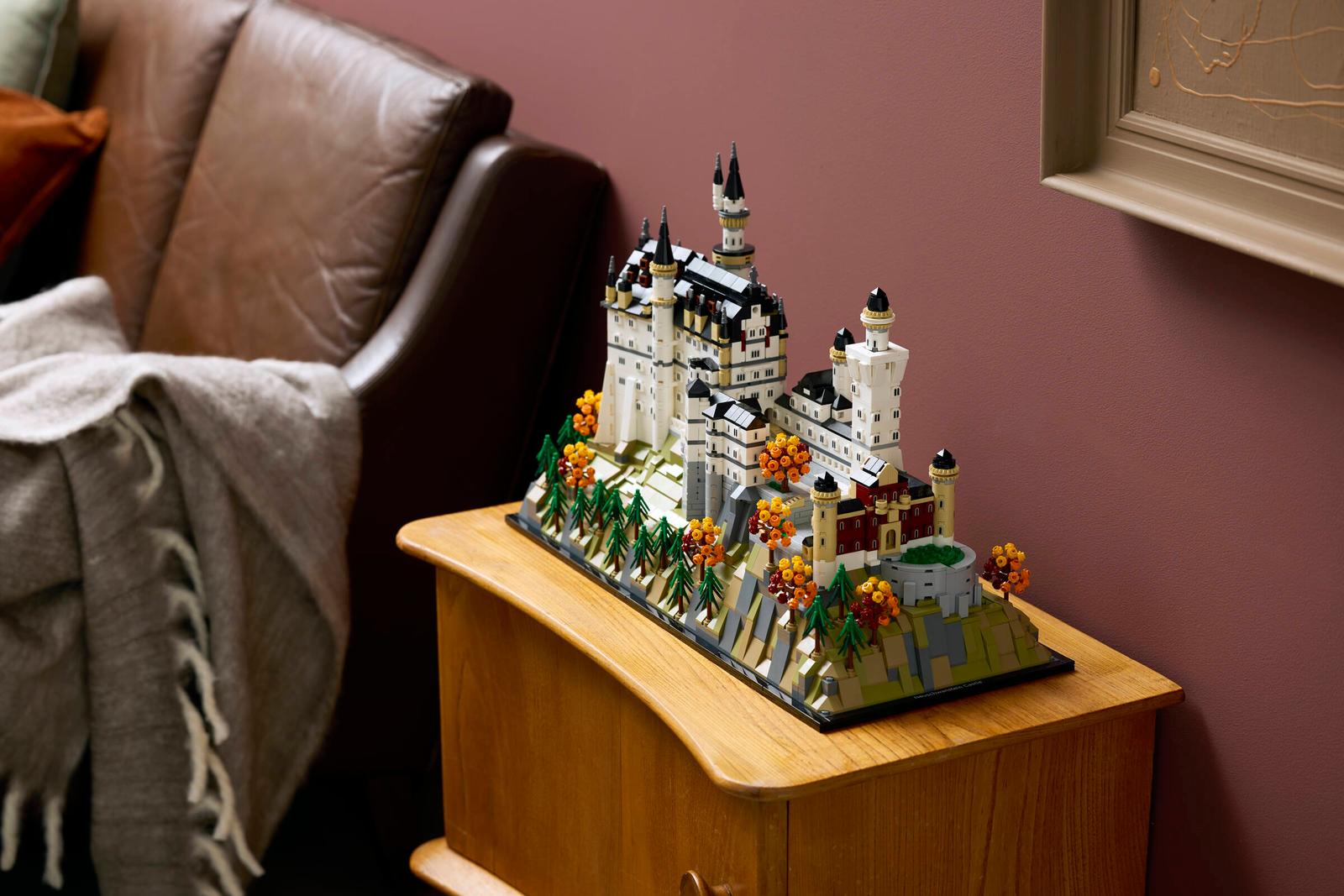 LEGO Architecture Sets - Neuschwanstein Castle #21063